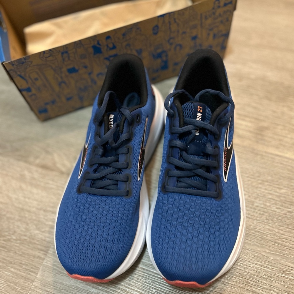 Brooks Women’s Size 7.5 Navy and White Athletic Shoes New in Box - Picture 2 of 7